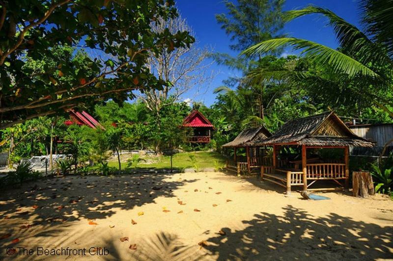 Goldkey Bungalow Hotel Koh Phayam Exterior photo